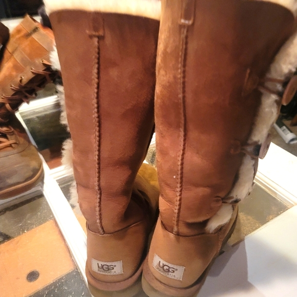 Ugg tall ladies boots! Size 8 - Picture 3 of 5